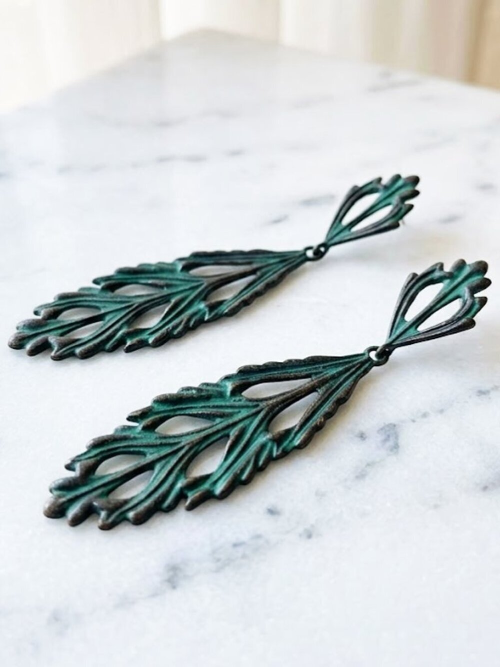 Ladies Vintage Dangle Earrings 